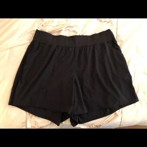 LIVI Active Short Lane Bryant